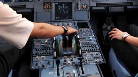 Après le crash d'Air India et l'étrange circonstance qui a conduit à l'accident, le débat sur l'installation de caméras à bord des cockpits fait son retour