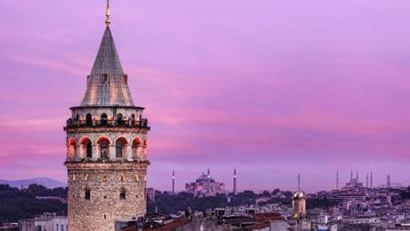 Zam yağmuru İstanbul’u vurdu: Yaşam maliyeti 4 asgari ücreti aştı!