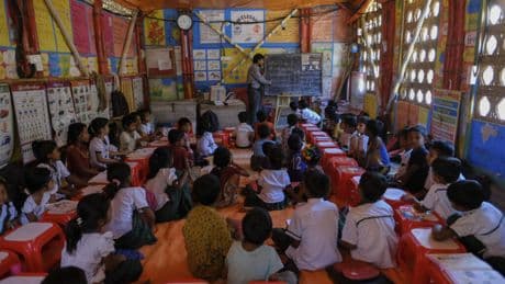 Bangladesh: les écoles des camps de réfugiés menacées de fermeture faute de financements