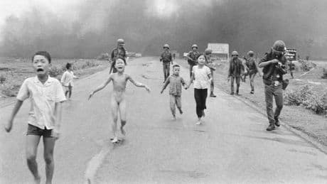 World Press Photo cuestiona “seriamente” la autoría de la foto de la ‘niña del Napalm’
