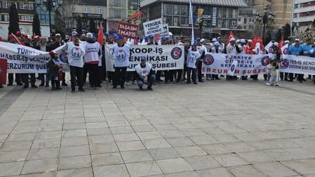 Erzurum’da 1 Mayıs kutlaması: “Emeğin hakkı için buradayız”