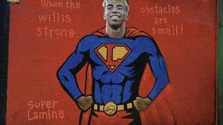 Vandalizan el mural de Lamine Yamal como Superman tras celebrar su 18 cumpleaños