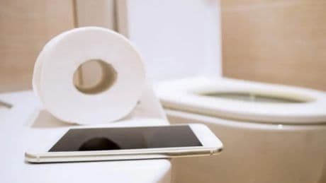 Tuvalette telefon kullanımı hemoroid riskini artırıyor