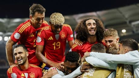 Episches 9-Tore-Spektakel ++ Spanien im Finale - Was für ein Fußballfest!