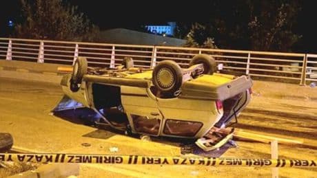 İki otomobil çarpıştı: 2'si ağır 7 yaralı