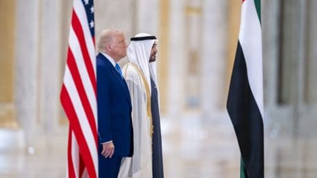 Donald Trump termine aux Emirats arabes unis une tournée régionale riche en promesses d’investissements
