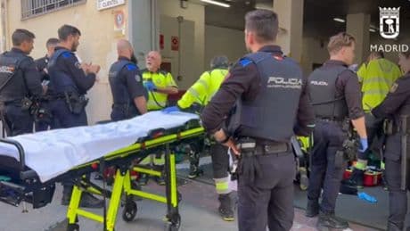 Trasladado muy grave al hospital un joven por una agresión con arma blanca en el abdomen