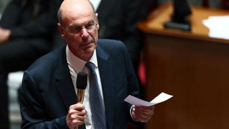 Droits de douane : «Je pense que nous allons trouver un deal avec les Américains», croit Éric Lombard