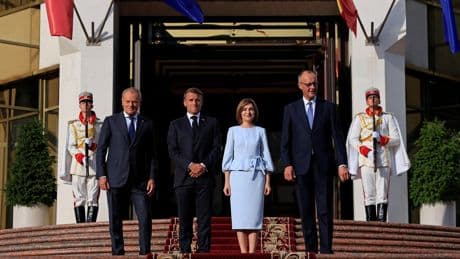 Emmanuel Macron, Friedrich Merz et Donald Tusk au chevet de la Moldavie