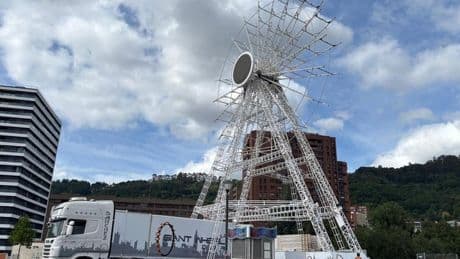 Arranca el montaje de la noria del Parque Etxebarria