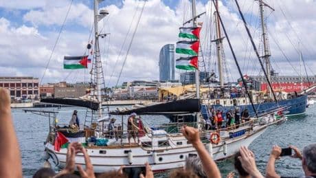 La Global Sumud Flotilla emprende el viaje de Barcelona a Gaza para romper el bloqueo israelí