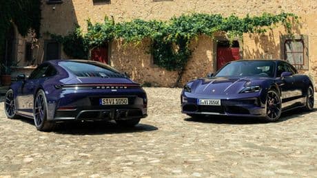 Porsche, le 911 Carrera 4 Gts e Taycan 4S firmate Ferragamo per i 40 anni in Italia