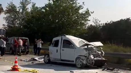 Hatay’da zincirleme trafik kazası: 1 kişi öldü, 10 kişi yaralandı