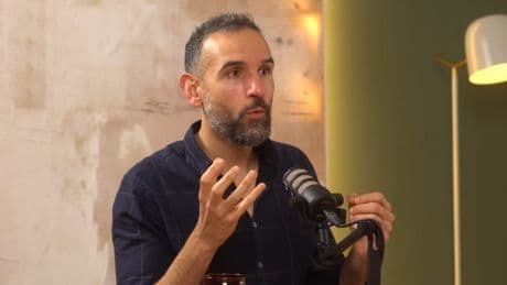 Antonio Valenzuela, fisioterapeuta especializado en psicoinmunoneurología: “Un simple cambio de postura puede acabar con el estrés”