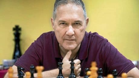 «Admiro a Kasparov, Fischer era temible, pero me quedo con Carlsen»