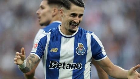 El vizcaíno Borja Sainz marca un doblete y ya acapara las portadas de la prensa portuguesa