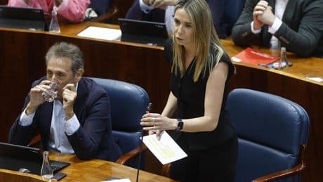 La izquierda sale a 'matar' en la Asamblea y acusa a Ayuso de ser &quot;la capo de la banda en Madrid&quot;: &quot;Mucho ojito&quot;