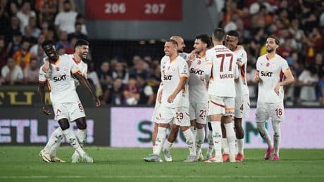 Şampiyon Galatasaray, Göztepe'yi 2 golle devirdi