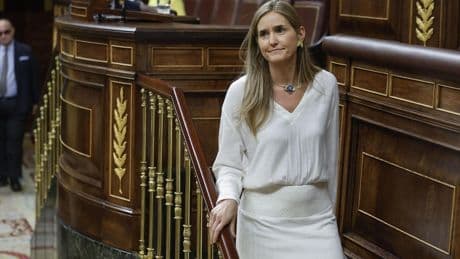 El Gobierno cierra el curso con un revolcón de Junts y Podemos por el decreto del apagón