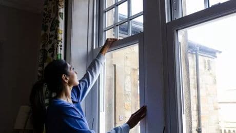 Experts advise shutting windows for 'crucial' next four weeks