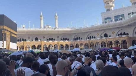 CNN TÜRK Kabe'den aktardı: Arafat'tan gelen Müslümanlar Hac Umresi tavafını yapıyor