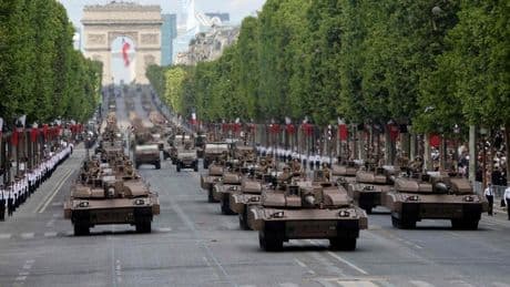 Francia reivindica «la credibilidad» de su ejército con el tradicional desfile del 14 de julio