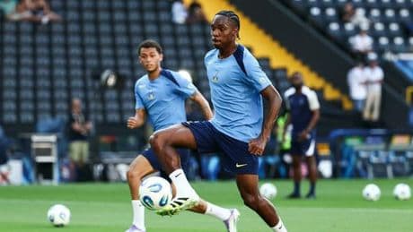 Mathys Tel insultato, il calciatore del Tottenham vittima di razzismo dopo il rigore sbagliato in Supercoppa Europea