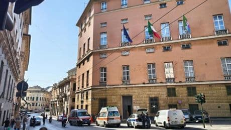 Genova, scontro tra scooter in via Bensa: due feriti