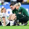 Verletzt nach Elfmeterschießen: DFB-Abwehrspielerin Linder fällt für das Halbfinale gegen Spanien aus