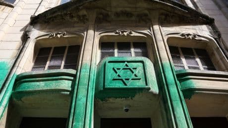 Hybride Bedrohung: Blau, Rot, Grün – wie Russland in Frankreich Unruhe stiftet