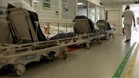 Alexandre Devecchio : «Titres de séjour pour soin, notre modèle social sacrifié sur l’autel de l’immigration»