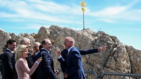 Migrationsgipfel auf der Zugspitze - Dobrindt: Asylverfahren nur noch außerhalb der EU
