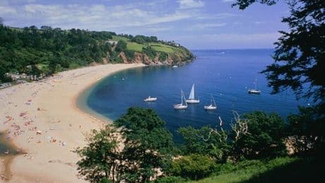 UK's 'most beautiful town' that looks like a Greek island with yachts and bright blue sea