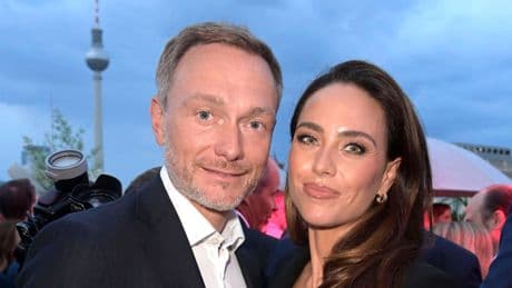 "Du stillst nicht mehr?": Lindners Frau Franca Lehfeldt wehrt sich gegen Kritik