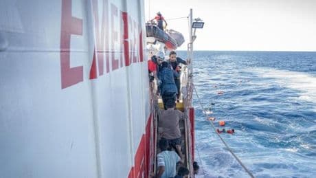 È il giorno dell’accoglienza, Savona abbraccia 146 migranti