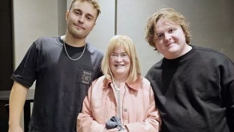 Susan Boyle enjoys Sam Fender gig in Edinburgh and catches up with 'neighbour' Lewis Capaldi