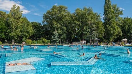 European ‘pleasure island’ with lido, flumes and wave pool gets new TUI flights from the UK