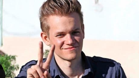 Turkije laat Zweedse journalist vrij die veroordeeld was voor ’beledigen’ van Erdogan