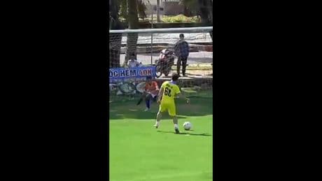 Clip geht weltweit viral - Kein Schuss, ein Tor!