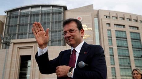 Le maire d’Istanbul, Ekrem Imamoglu, rival d’Erdogan, condamné à vingt mois de prison
