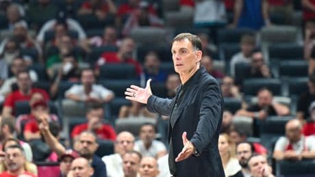 Sin oportunidades en el Olympiacos: "Estas mismas preguntas que tienes para mí, las tengo para Bartzokas"