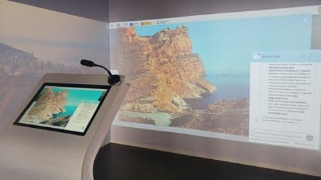 ¿Te dejarías aconsejar en tus viajes por un robot-avatar? Benidorm lo hizo con éxito y la experiencia ya cruza el Atlántico