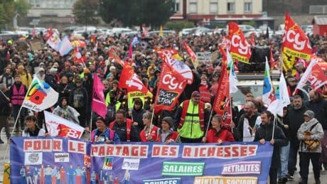 Scontri e proteste, il movimento "Bloquons tout" paralizza la Francia: 200 arresti. Tensioni a Parigi