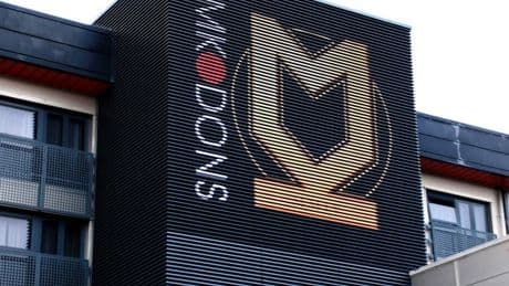 EFL club brutally mocked for badge change in 'nod to iconic roundabouts'