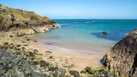 The pretty little UK seaside town with blue water and 'one of the best pubs in the world'