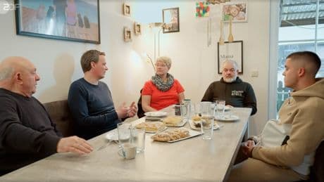 Familie arbeitet seit Jahren bei VW: Zum E-Auto hat sie eine klare Meinung