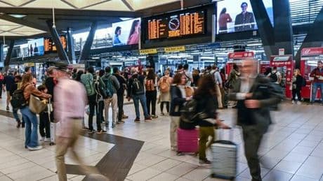 Sciopero dei treni sabato 17 maggio rinviato. «Salvaguardati i diritti alla circolazione dei cittadini». Ipotesi stop il 23 maggio