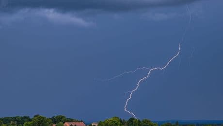 Viel Regen, wenige Gewitter: Deutlich weniger Blitze erfasst