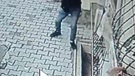 Kezzap dehşeti! Karısının ailesine saldırdı!