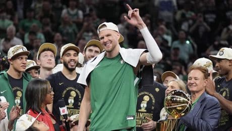 Los Celtics quieren quitarse de encima a Porzingis
